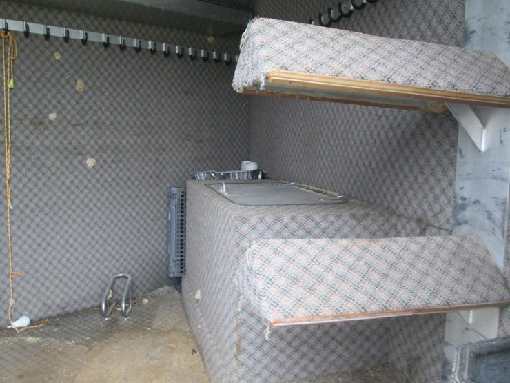 #46187-•-1990-featherlite-g1108-46'-s/a-aluminum-horse-trailer-1fpl38105la912062-image-9