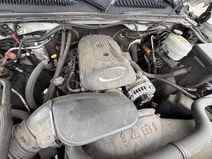 2005-chevrolet-silverado-3500-image-15