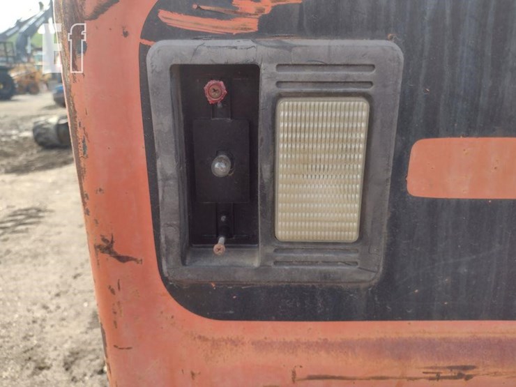 2012-bobcat-s650-image-26