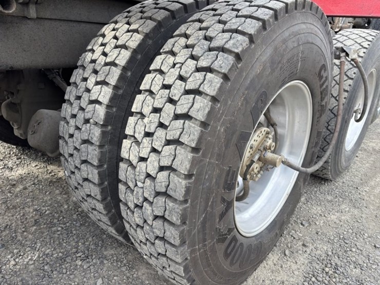 2019-kenworth-t880-image-10