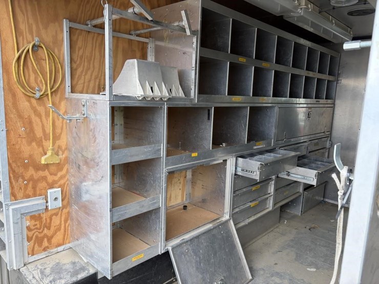 2008-utilimaster-workhorse-step-van-image-18