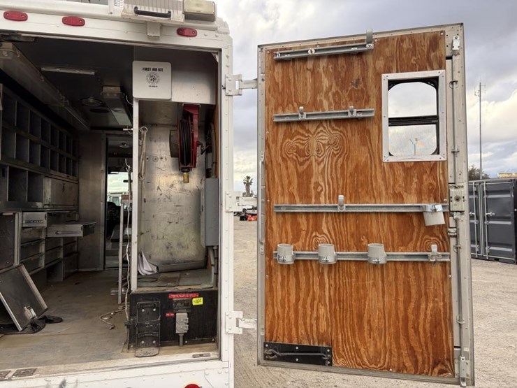 2008-utilimaster-workhorse-step-van-image-12