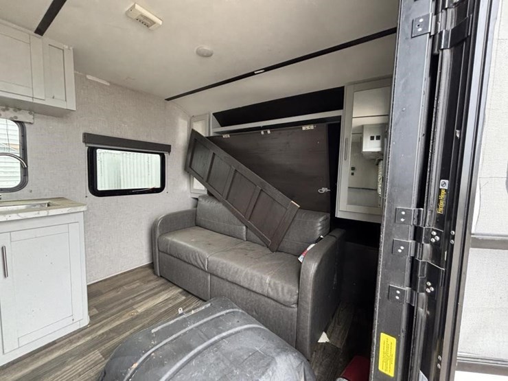 2020-bullet-bl2200bh20-travel-trailer-image-25