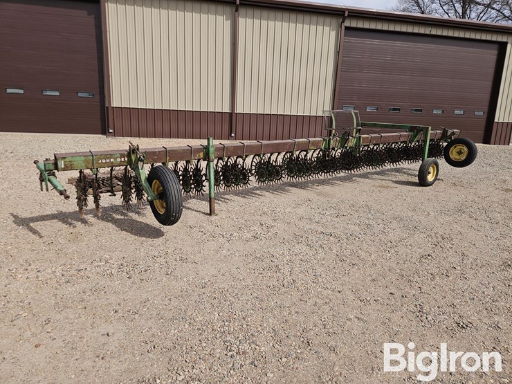 john-deere-400-image-1