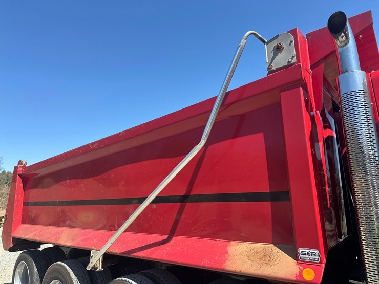 2012-international-7600-image-18