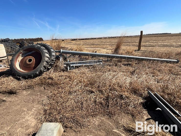 reinke-center-pivot-w/pipe-drops-sprinkler-image-17