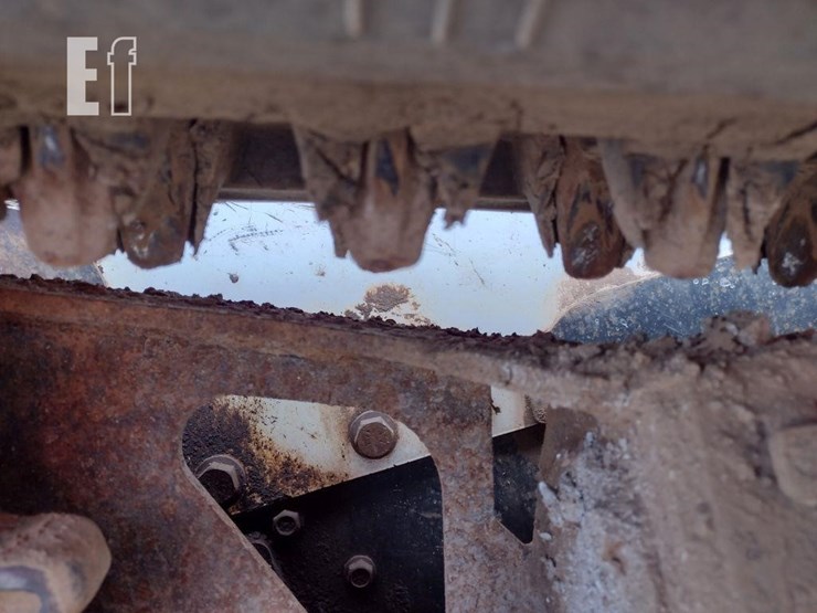 2013-bobcat-t770-image-32