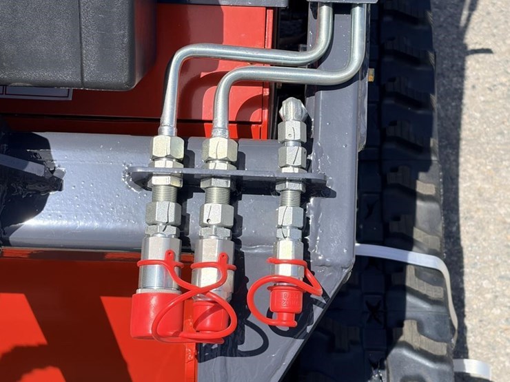 2026-zjg-zj-380-skid-steer-loader-image-7