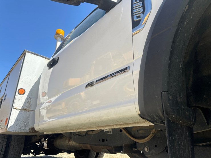 2019-ford-f550-image-13