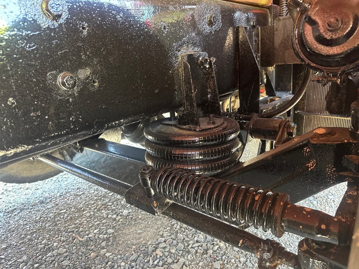 2012-international-7600-image-48