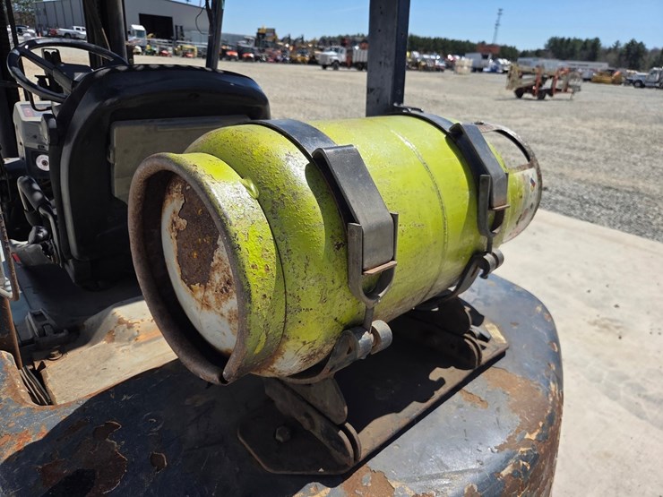 komatsu-fg25t-11-image-25