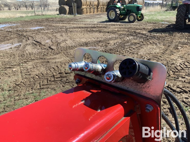 2023-massey-ferguson-1393-image-12