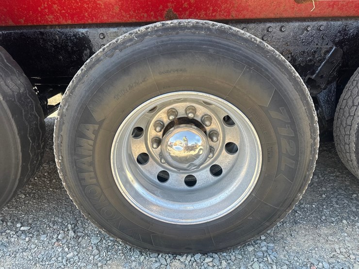 2012-international-7600-image-68