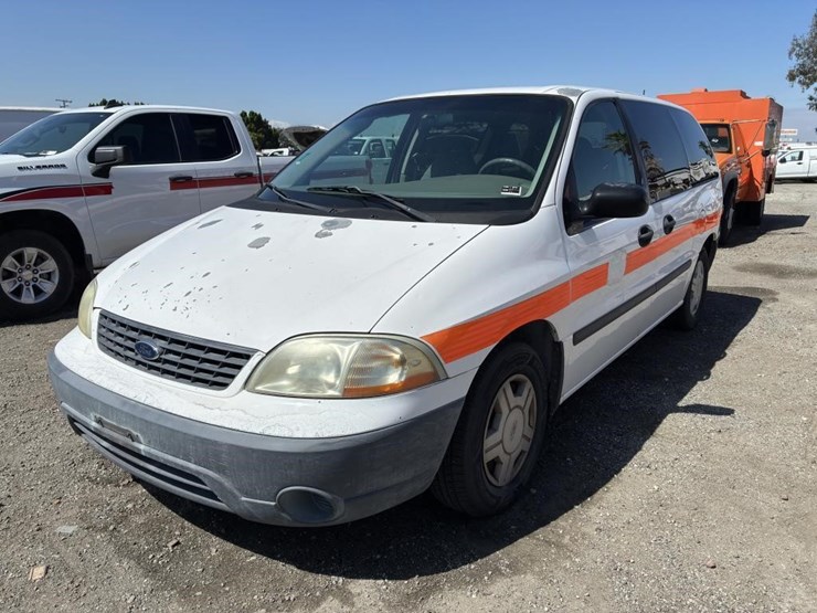 2003-ford-windstar-image-1