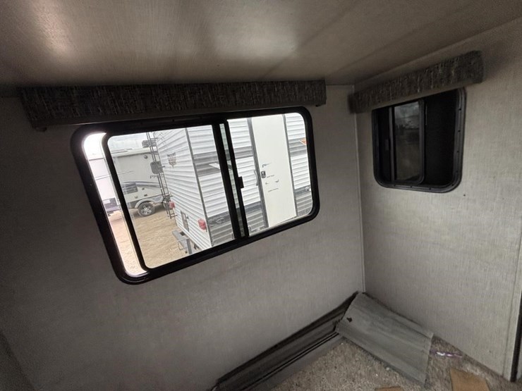 2020-premier-bl24rkpr20-travel-trailer-image-44