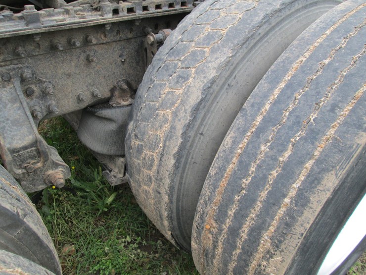 #46184-•-2008-volvo-t/a-sleeper-truck-tractor-4v4nc9gh08n482694-image-16