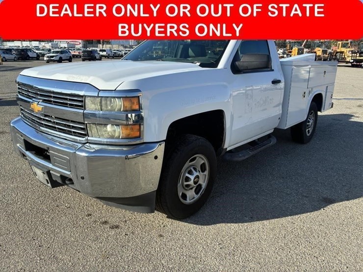2015-chevrolet-silverado-2500hd-image-1