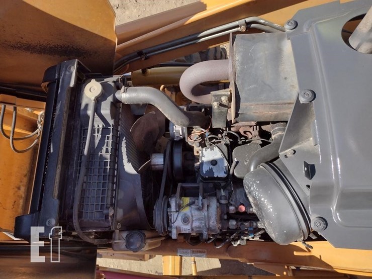 case-580m-turbo-image-41