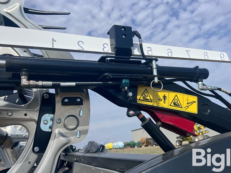 2022-mac-don-fd235-image-13