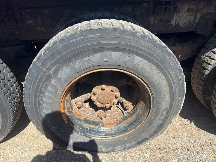 1996-ford-l9000-image-89