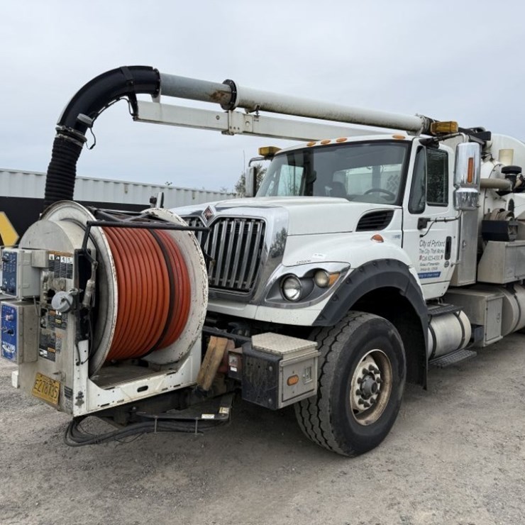 2012 INTERNATIONAL 7600