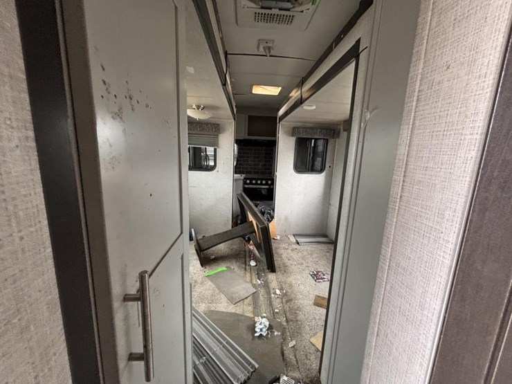 2020-premier-bl24rkpr20-travel-trailer-image-35