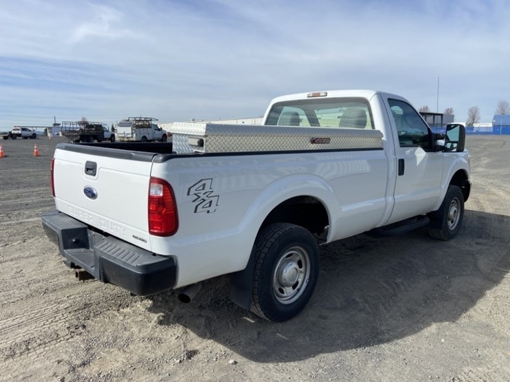 2015-ford-f250-xl-image-5