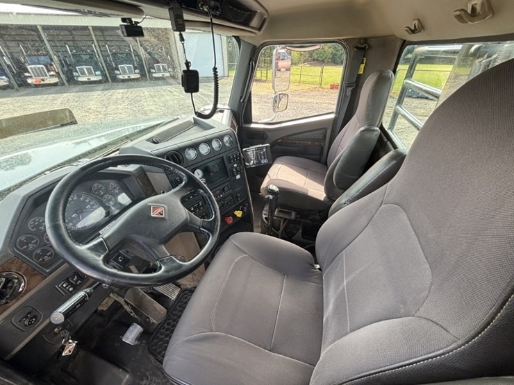 2022-international-hx520-image-30