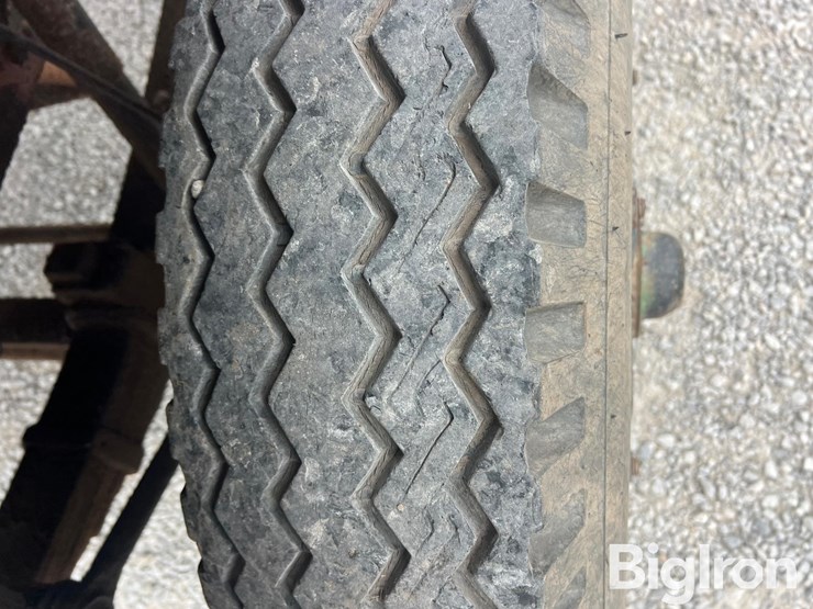 1977-ford-800-image-18