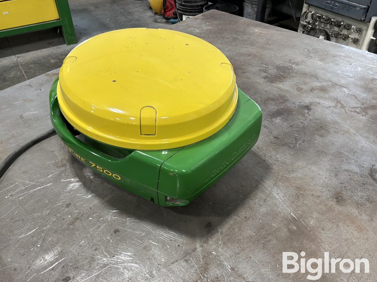 2025-john-deere-7500-image-7