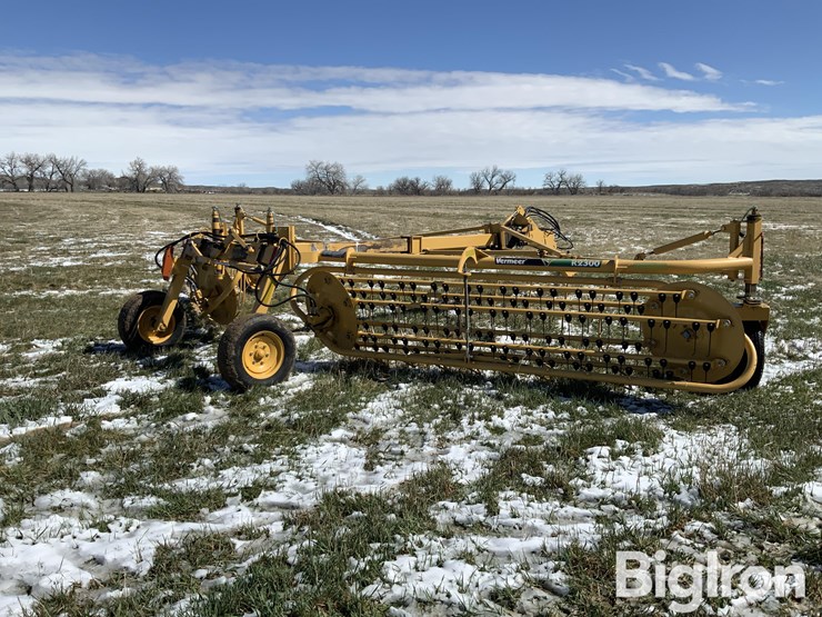 2009-vermeer-r2300-image-5