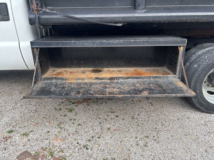 2009-ford-f550-image-24