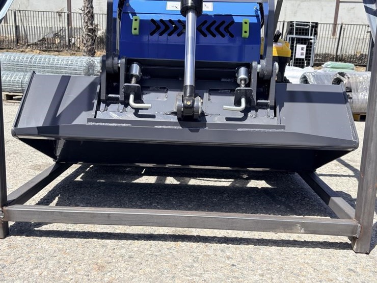 2026-zjg-zj-380-skid-steer-loader-image-5