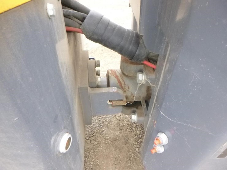 2024-sdlool-tr1000-tandem-vibratory-roller-image-12