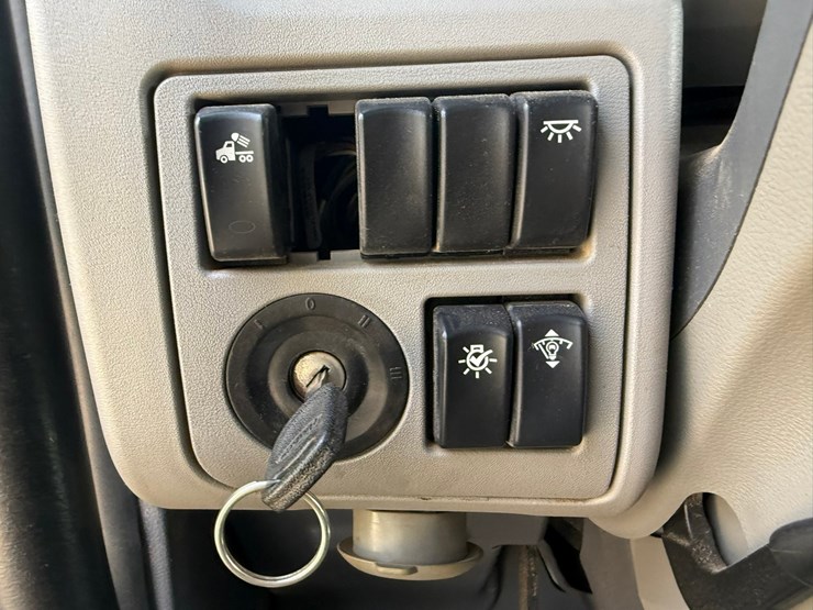 2015-peterbilt-579-image-63