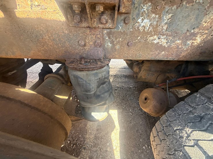 1996-ford-l9000-image-30