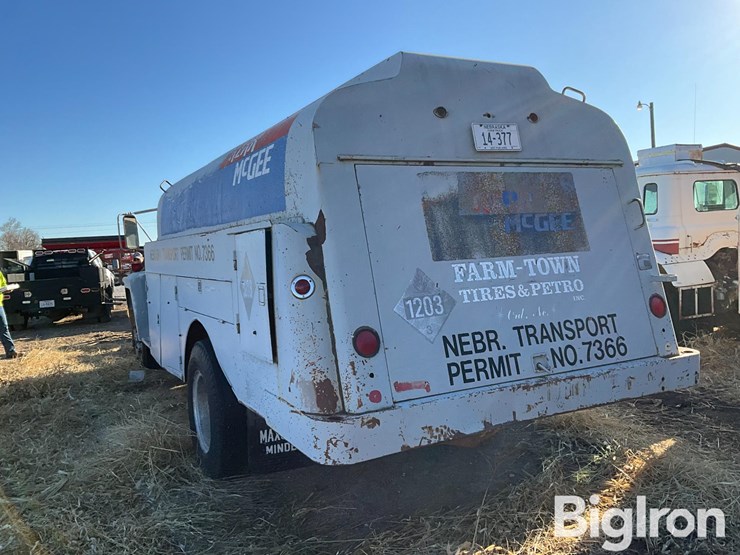 1983-ford-f800-image-7