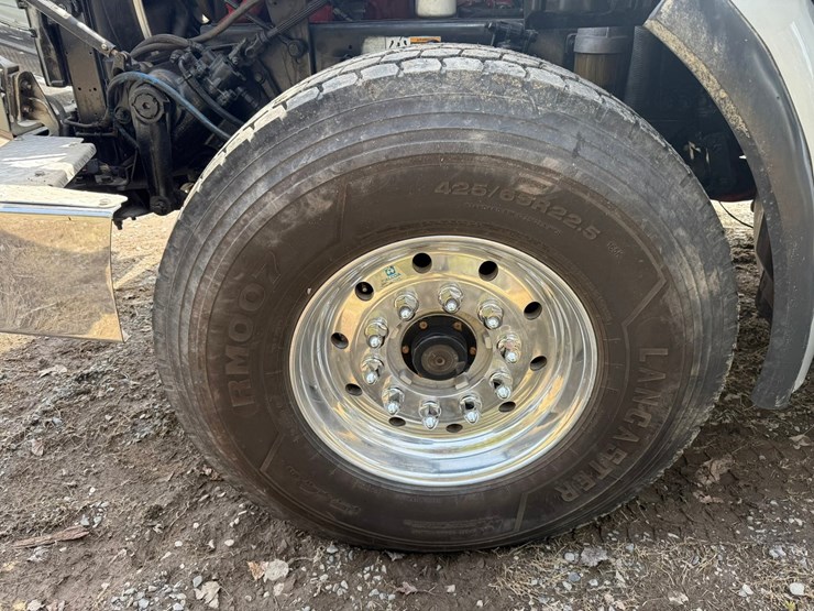 2015-peterbilt-579-image-85