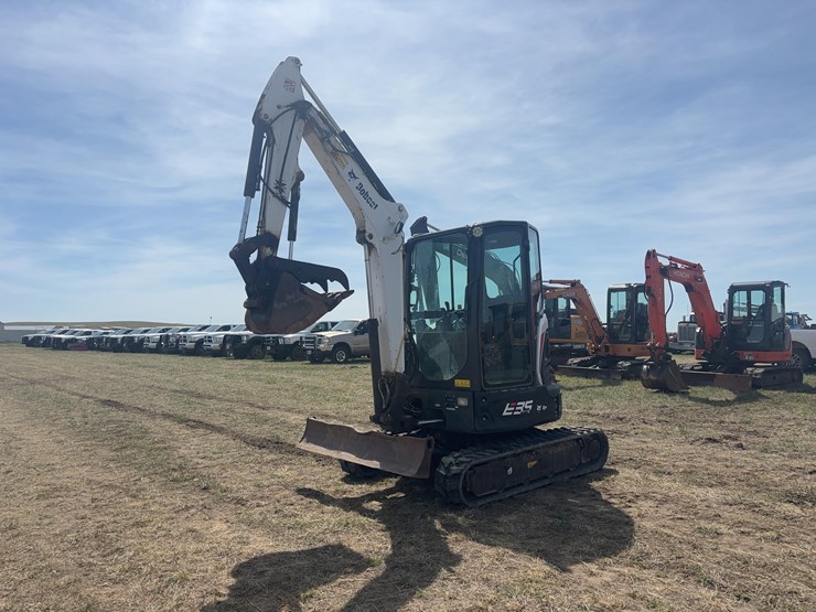 bobcat-e35-image-1