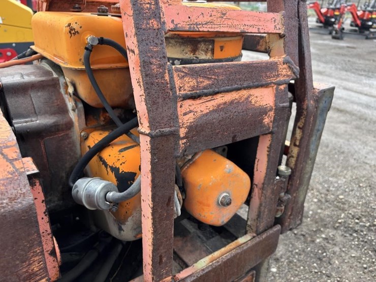 rammax-tandem-vibratory-trench-roller-image-10