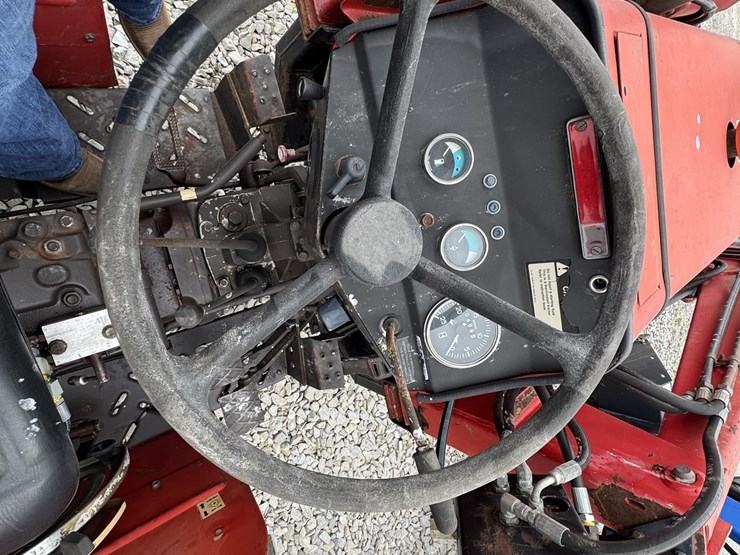 massey-ferguson-231-image-13