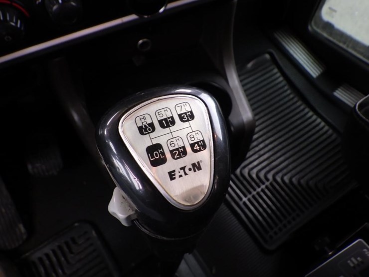 2016-kenworth-w900-image-101