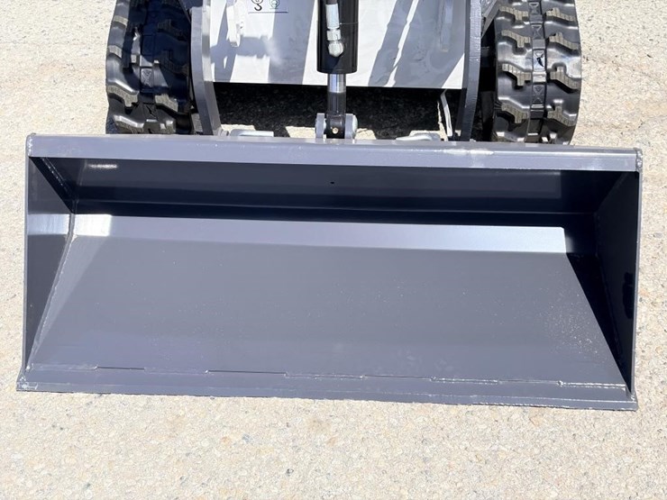 2026-zjg-zj-380-skid-steer-loader-image-5