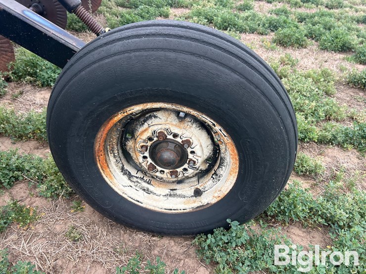 16r30-strip-tiller-image-17