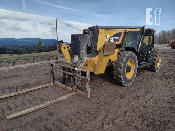 2019-caterpillar-tl1055d-image-29