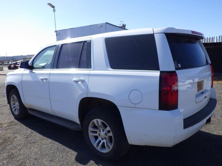 2015-chevrolet-tahoe-image-4