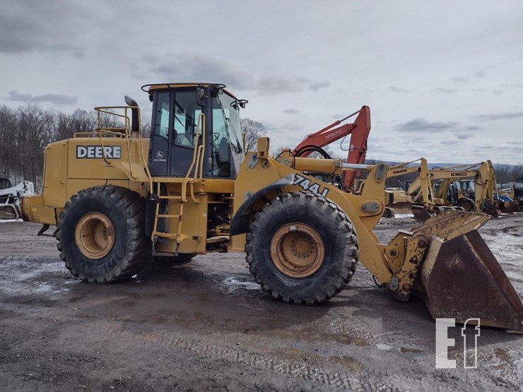 2003-deere-744j-image-3