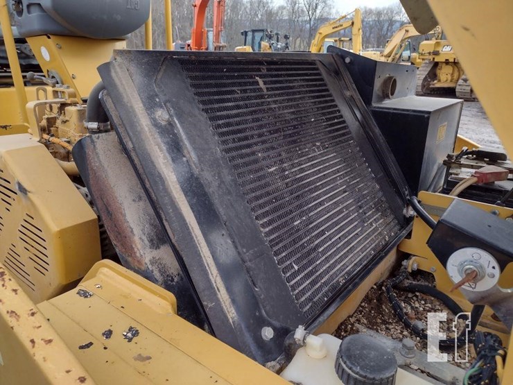 2010-caterpillar-cb34xw-image-24