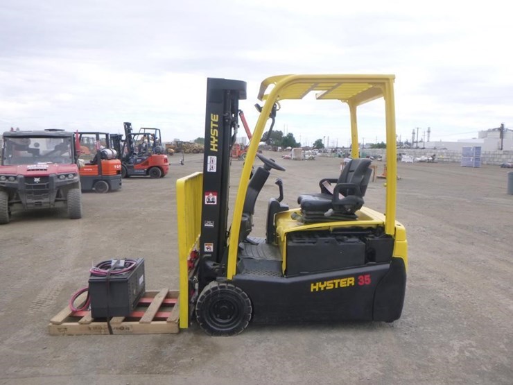 hyster-j35xnt-forklift-image-5