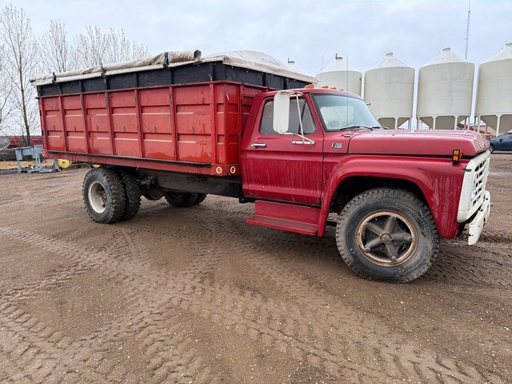 ford-f700-image-8